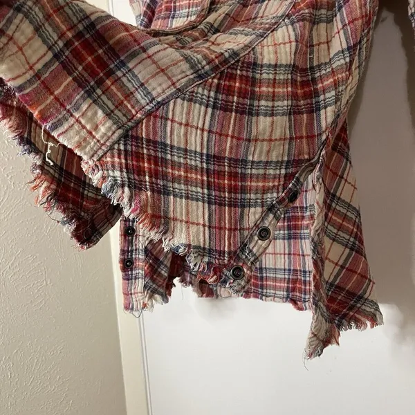 Free People Juniper Red plaid raw hem snap button front flannel shirt Small - Image 3