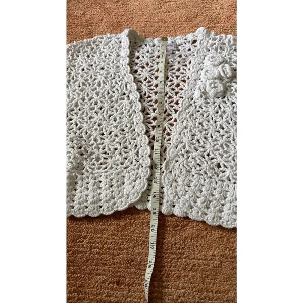 Justice White Crochet Knit Cardigan Girls Size 12/14 adult XS Floral Detail - Image 6