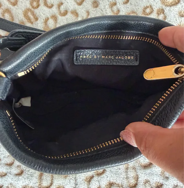 Marc by Marc Jacobs Black Leather Crossbody Bag - Image 5