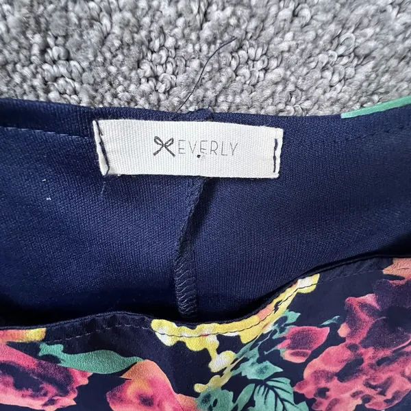 Everly Floral Shift‎ Dress Womens Medium Navy Blue Pink Elbow Sleeve Mini D5488 - Image 5
