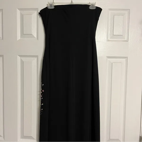 ONYX Nite Black Floral Strapless Prom Dress - Image 3