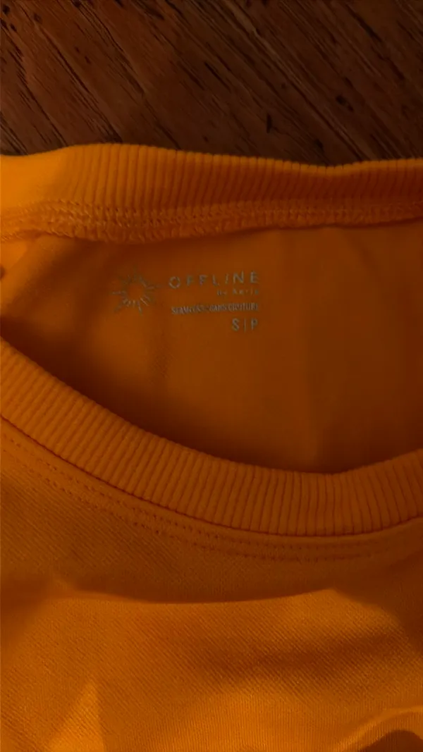Offline By Aerie Top Cropped - Image 3