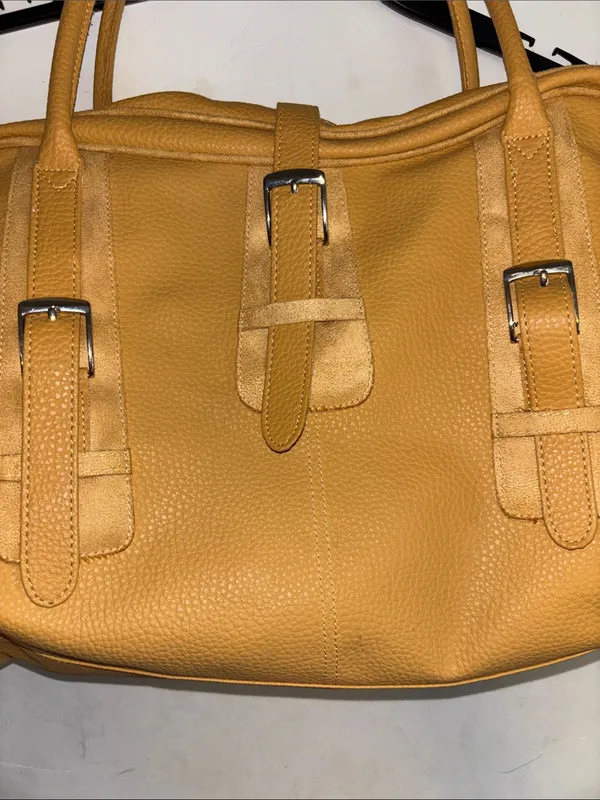 Estee Lauder Vintage Mustard Yellow Travel Bag Faux Leather..Overnight/Cosmetics - Image 2