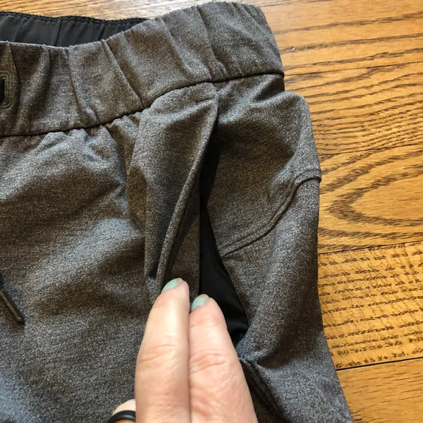 Lululemon On The Fly Pant 28” Heathered Black - Image 6
