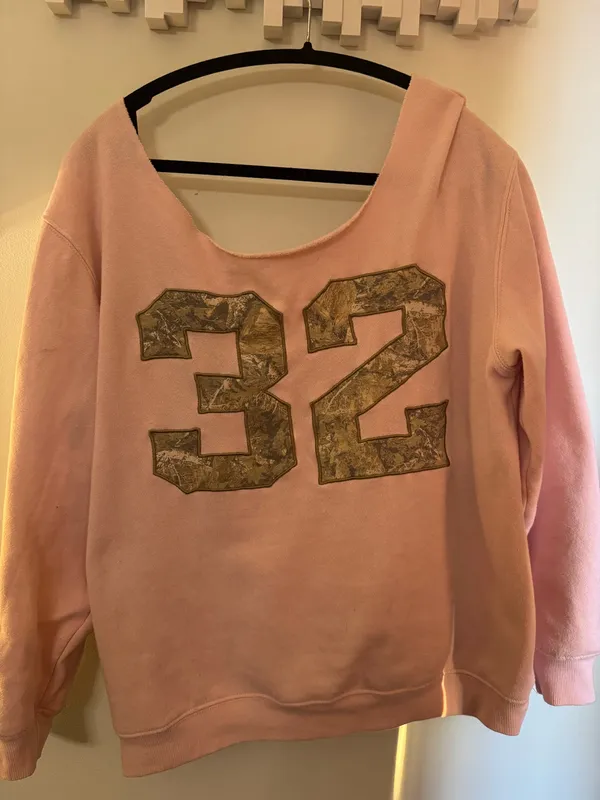PINK Off-The-Shoulder 32 Camo Sweatshirt - Image 2