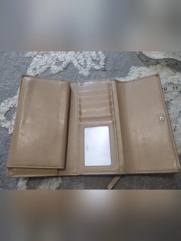 Coach Hamilton Tri-fold Leather Wallet - Image 3