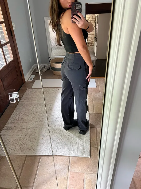 Navy Blue Zara straight leg cargo pants -great condition -pants legs are long #zara #cargopants #navyblue #pants - Image 2