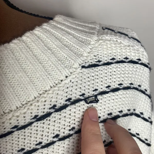 Westport Dressbarn chunky knit v-neck stitch detailed oversized sweater size XL - Image 10