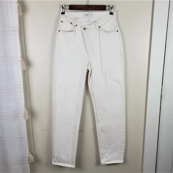 Abercrombie & Fitch Dad High-Rise Criss Cross Straight Leg Jeans Cream Size 4 - Image 4