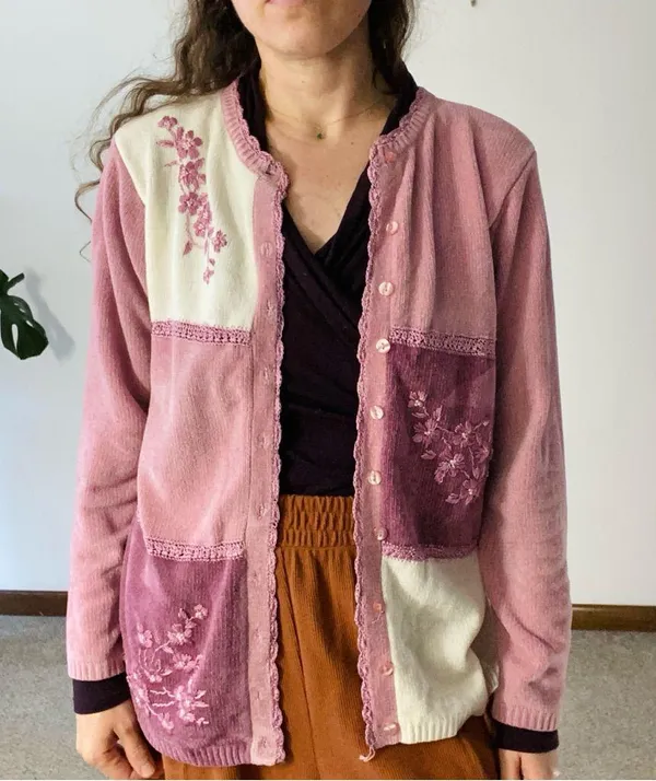 VINTAGE DRESS BARN Chenille Embroidered Cardigan - Image 4