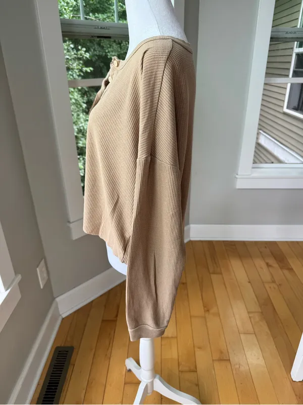 American Eagle Outfitters Tan Waffle Knit Henley Long Sleeve Top Size Large - Image 2