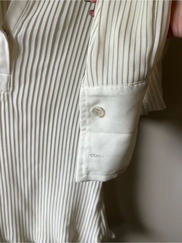 Newport News Vintage Pleated Cream Long-Sleeve Collared Top - Image 2