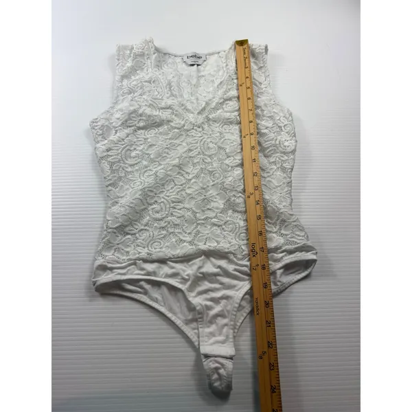 Bebe Womens White Floral Lace Sleeveless V-Neck Thong Bodysuit XS - Image 5