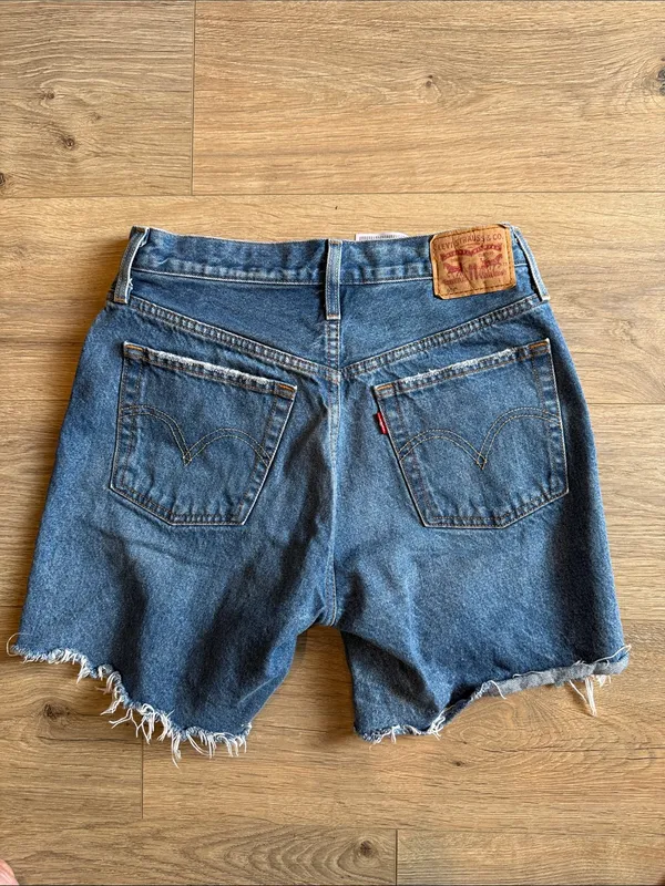 LEVI'S High-Rise Distressed Button-Fly Denim Midi Shorts 27 Classic Casual - Image 2