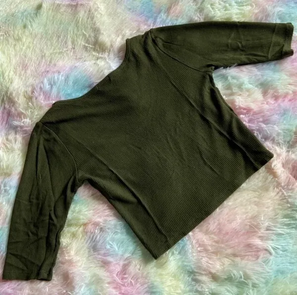 3/4 Short sleeve Crop Top - Image 2