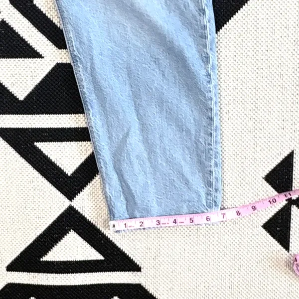 American Eagle x The Jeans Redesign Mom Jean in Washed Blue Size 14 - Image 8