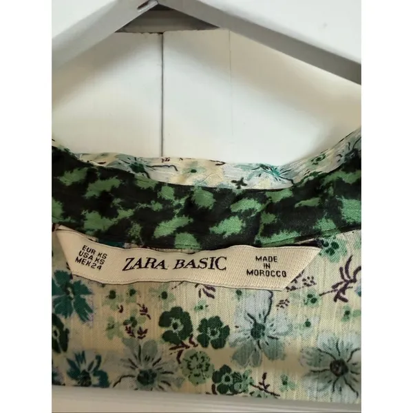 Zara basics floral long sleeve satin BB button down xsmall - Image 3