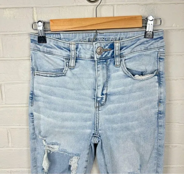 American Eagle Distressed Light Wash High Rise Jegging Size 2 - Image 4