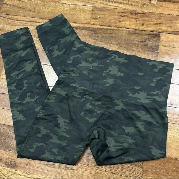 Spanx Look at Me Now High-Rise Green Camo Leggings 1X - Image 2