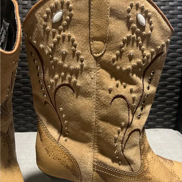 Dingo Tan Studded Western Cowboy Boots 9.5 - Image 6