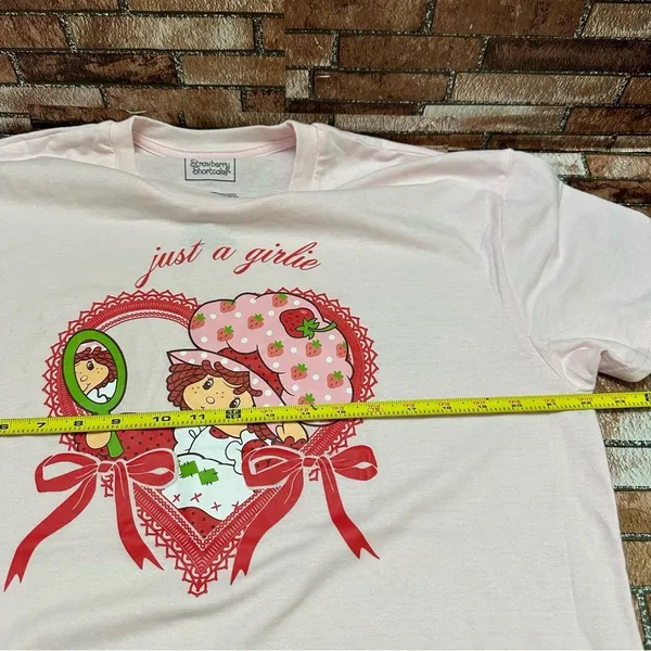 Strawberry Shortcake Pink Graphic T-Shirt with Heart Design size L - Image 7