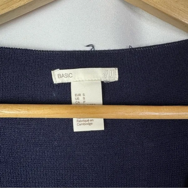 H&M Basic Navy Blue V-Neck Fine‎ Knit Pullover Sweater S - Image 5