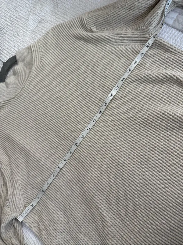 Banana Republic Women's 100% Organic Cotton Mockneck Sweater Size Large Cream - Image 5