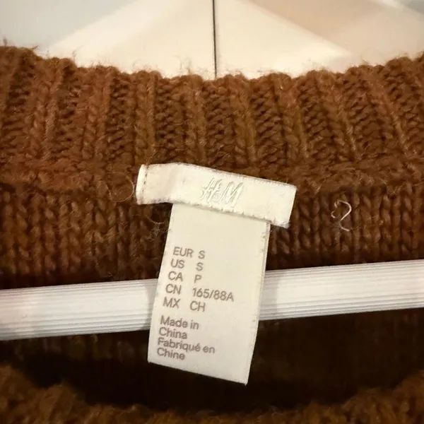 H&M brown chevron crewneck wool blend sweater size small - Image 4