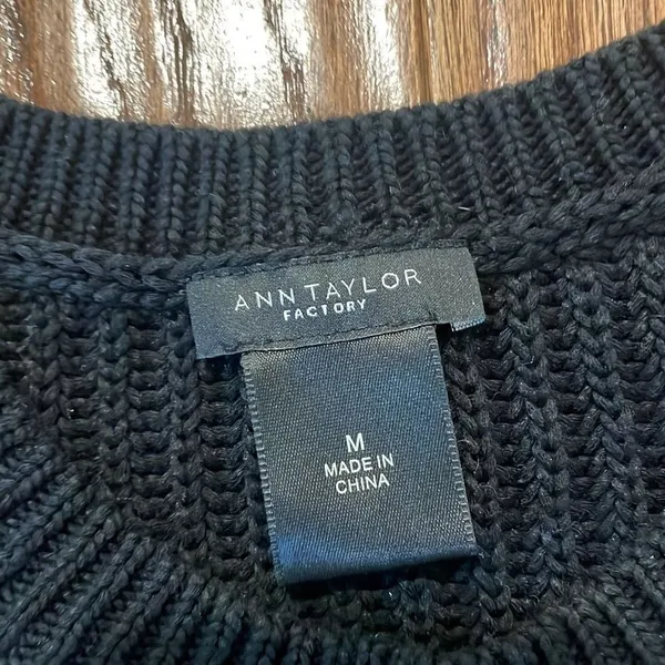 Ann Taylor black ribbed knit button side vest tank medium - Image 5