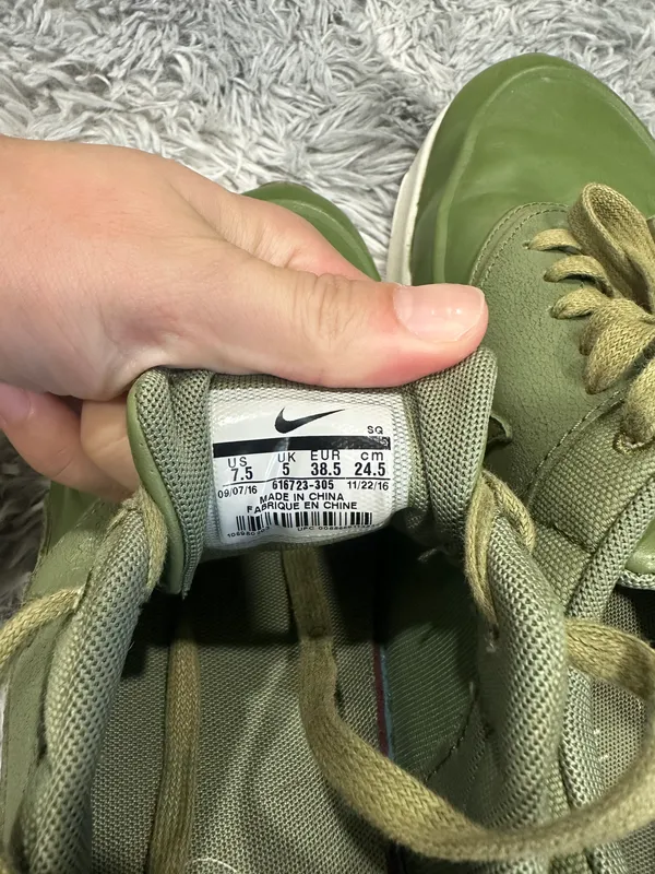 Nike Air Max Sneakers - Image 6