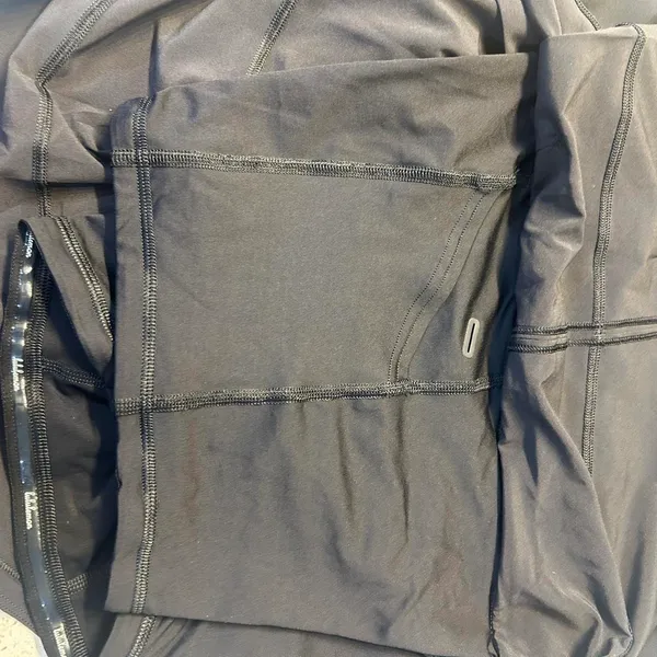 Size 8 lululemon skirt  - Image 5