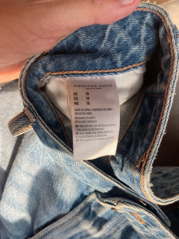American Eagle Tomgirl Distressed Shorts - Image 3