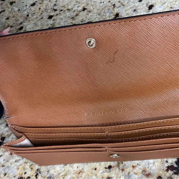 Michael Kors Brown Jet Set Saffiano Leather Snap Front Wallet - EUC - Image 9