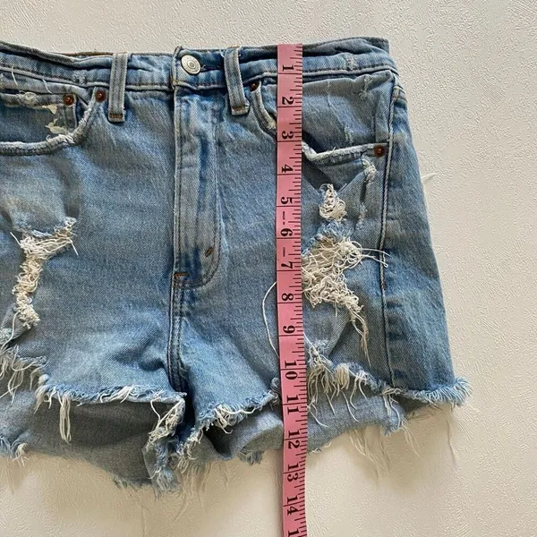Abercrombie & Fitch High Rise Mom Shorts 26 / 2 Distressed Denim Cutoff Light Wa - Image 5