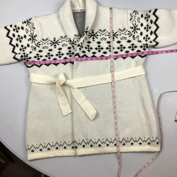 Shein Thick Warm Nordic Design Open Front Cardigan Sweater NWOT - Image 3