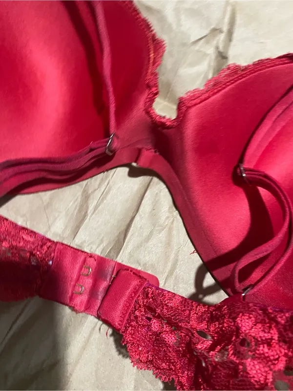 Women's Victorias Secret Red Lace “Sexy” Push-Up Bra - Brand: - Image 4