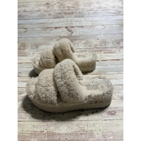 UGG Platform Slides Women's Size 6 Cream Fuzzy Slippers Shoes - Image 5