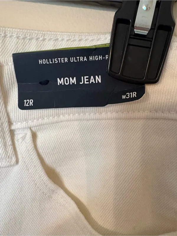 Hollister Women's Straight Leg Mom Jeans - Cream White - Image 4
