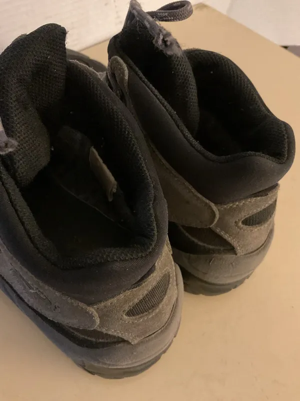 Asolo Women's Gray and Black suede Hiking boots Size 6.5 - Image 3