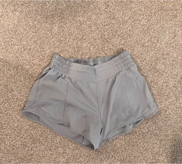 Lululemon Hotty Hot Shorts High-Rise Rhino Grey - Image 2