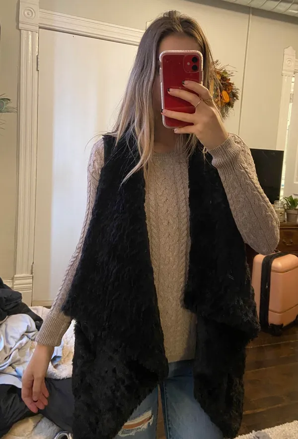 Black Fur Vest  - Image 3