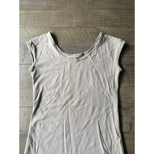 Bella Bird Women's Gray Basic Tee Tank Top‎ size Small - Image 2