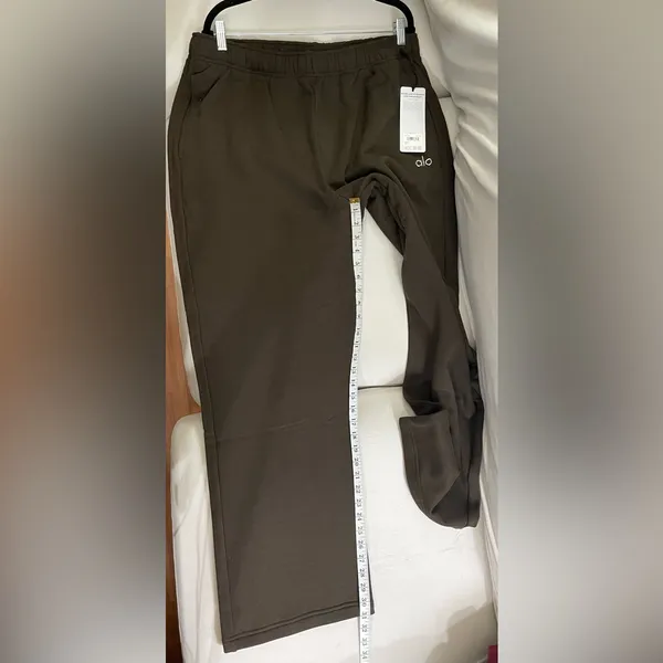 Alo Yoga NWT Accolade Straight Leg Sweatpants in Expresso Color Size XL - Image 8