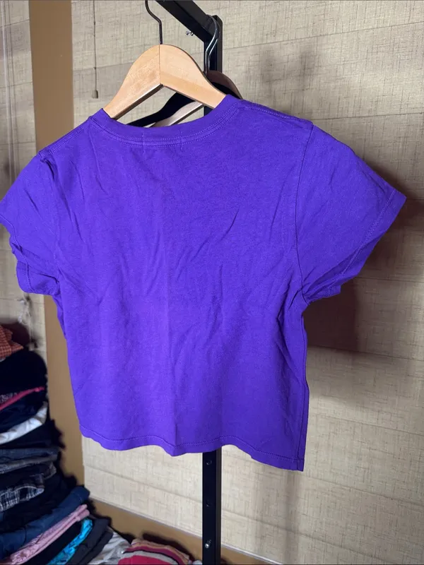 TALENTLESS Purple Cropped Baby Tee Logo T-Shirt Size Large Like New - Image 6
