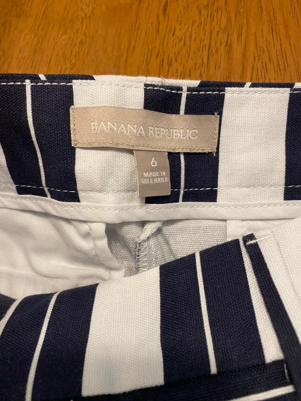 Banana Republic Striped Shorts Size 6 - Image 3
