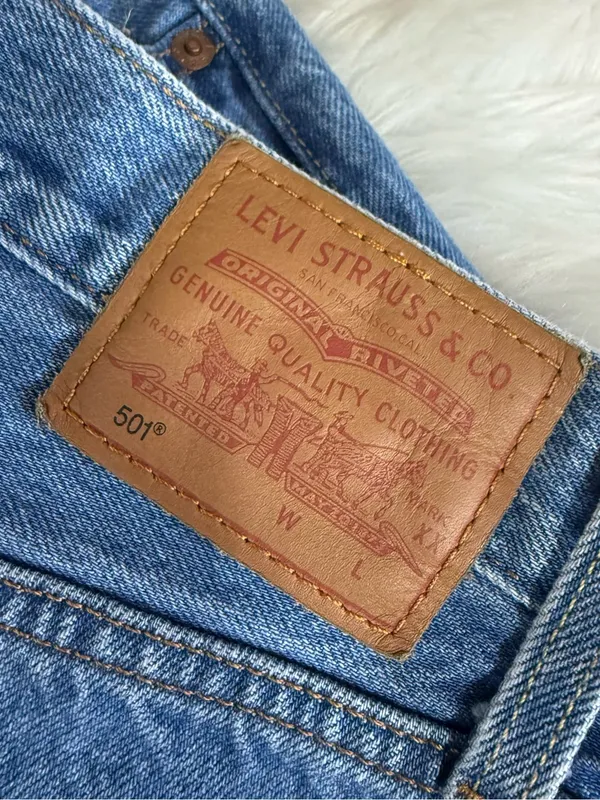 Levi’s 501 Original Distressed Jeans Women’s 26x30 High Rise Straight Leg - Image 3