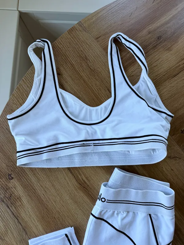Alo Yoga Set - Image 4