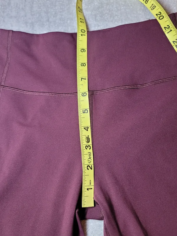 Vuori Pace High Rise Leggings Size Medium Burgundy Yoga Running Athletic - Image 9
