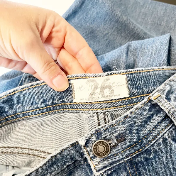 Free People Mid Rise Maggie Button Fly Straight Leg Chewed Hem Jeans Blue 26 - Image 3