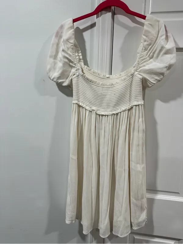 Ivory Puff-Sleeve Smocked Casual Dress - Image 4